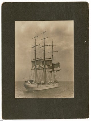 Approximately 475 yacht and nautical-themed photos - the collection of the late Llewellyn "Louie" Howland